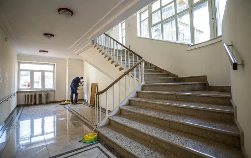 Уборка подъездов домов